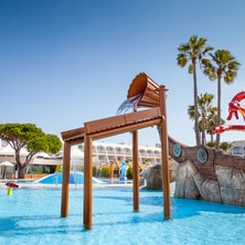 Imagen de la piscina de juegos infantiles del hotel Iberostar Royal Andalus de Sancti Petri