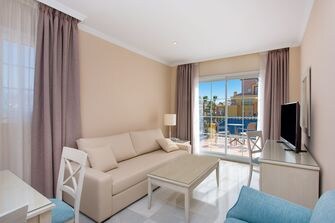 salón Apartamento Superior en Iberostar Málaga Playa