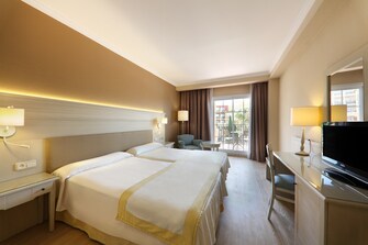 habitación Doble vista mar lateral en hotel Iberostar Málaga Playa