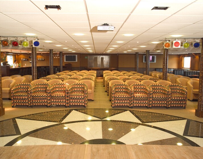 Iberostar Grand Amazon, Theater