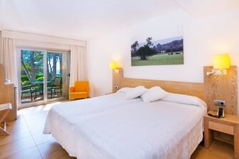 Habitación doble con vistas al mar del hotel Iberostar Pinos Park