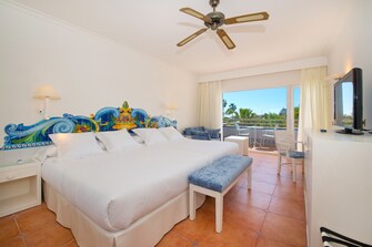 cama Doble vista mar lateral en Iberostar Costa del Sol