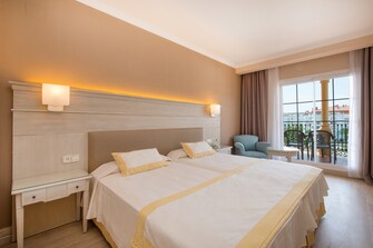 cama Habitación Doble en Iberostar Málaga Playa