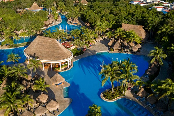 Iberostar Paraiso Beach Specialty Restaurants Iberostar Paraiso Beach Specialty Restaurants