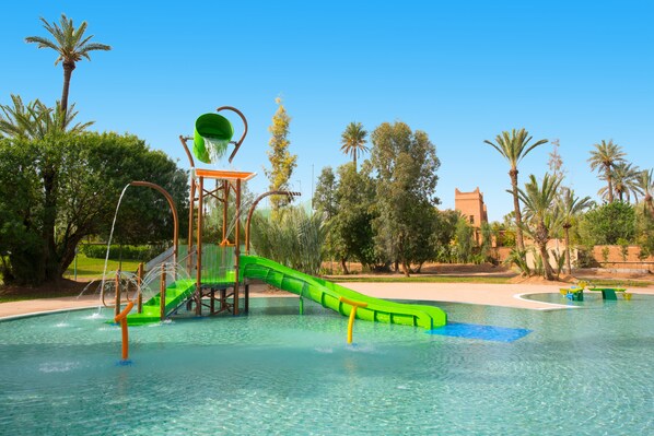 Hotel In Marrakech Iberostar Club Palmeraie Piscina Infantil Con Tobogán En El Hotel Iberostar Club Palmeraie Marrakech