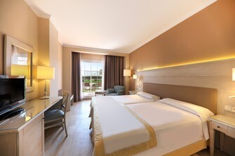 cama Habitación Doble vista jardín Iberostar Málaga Playa