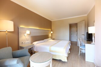 cama Habitación Doble vista jardín Iberostar Málaga Playa