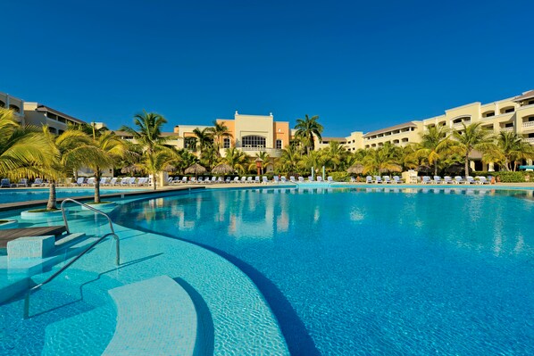 Luxury Hotel In Montego Bay Iberostar Rose Hall Beach 3 22