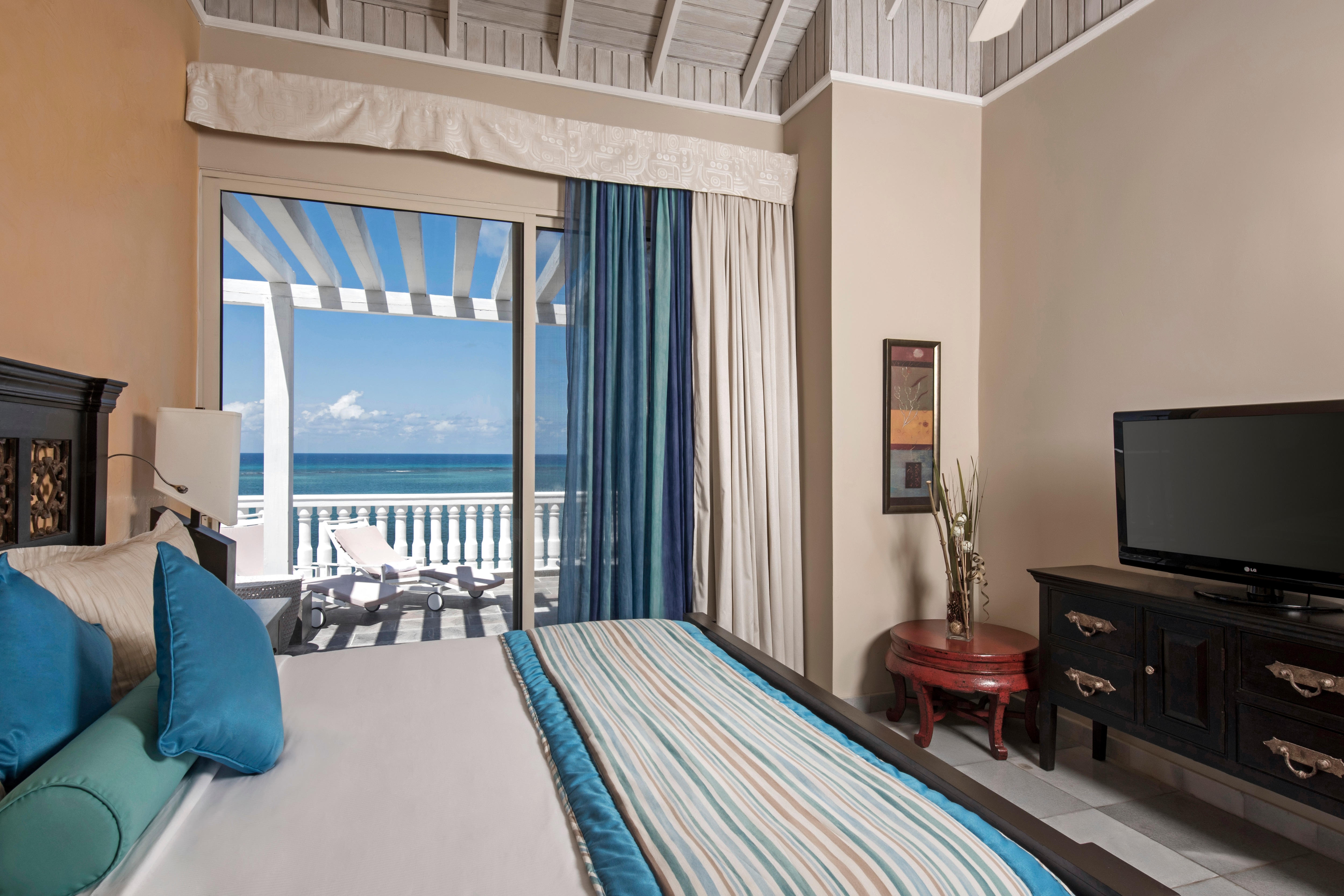 Luxury Hotel In Montego Bay Iberostar Selection Rose Hall Suites 5188