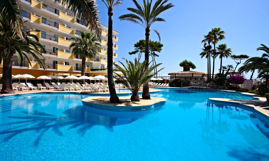 Hotel In Alcudia Direkt Am Strand Hotel In Alcudia Direkt Am Strand